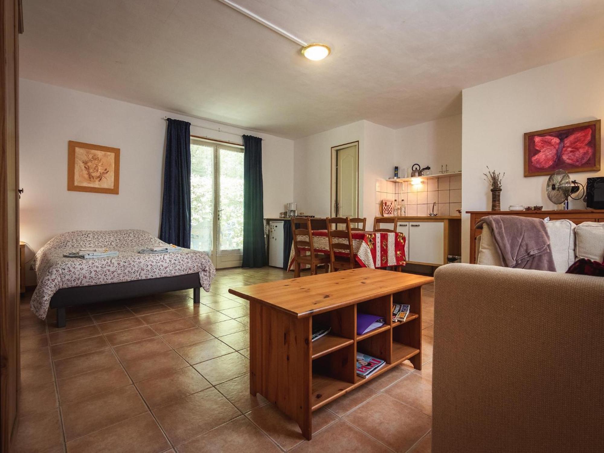 Appealing Apartment In Vezac With Swimming Pool Beynac-et-Cazenac Dış mekan fotoğraf