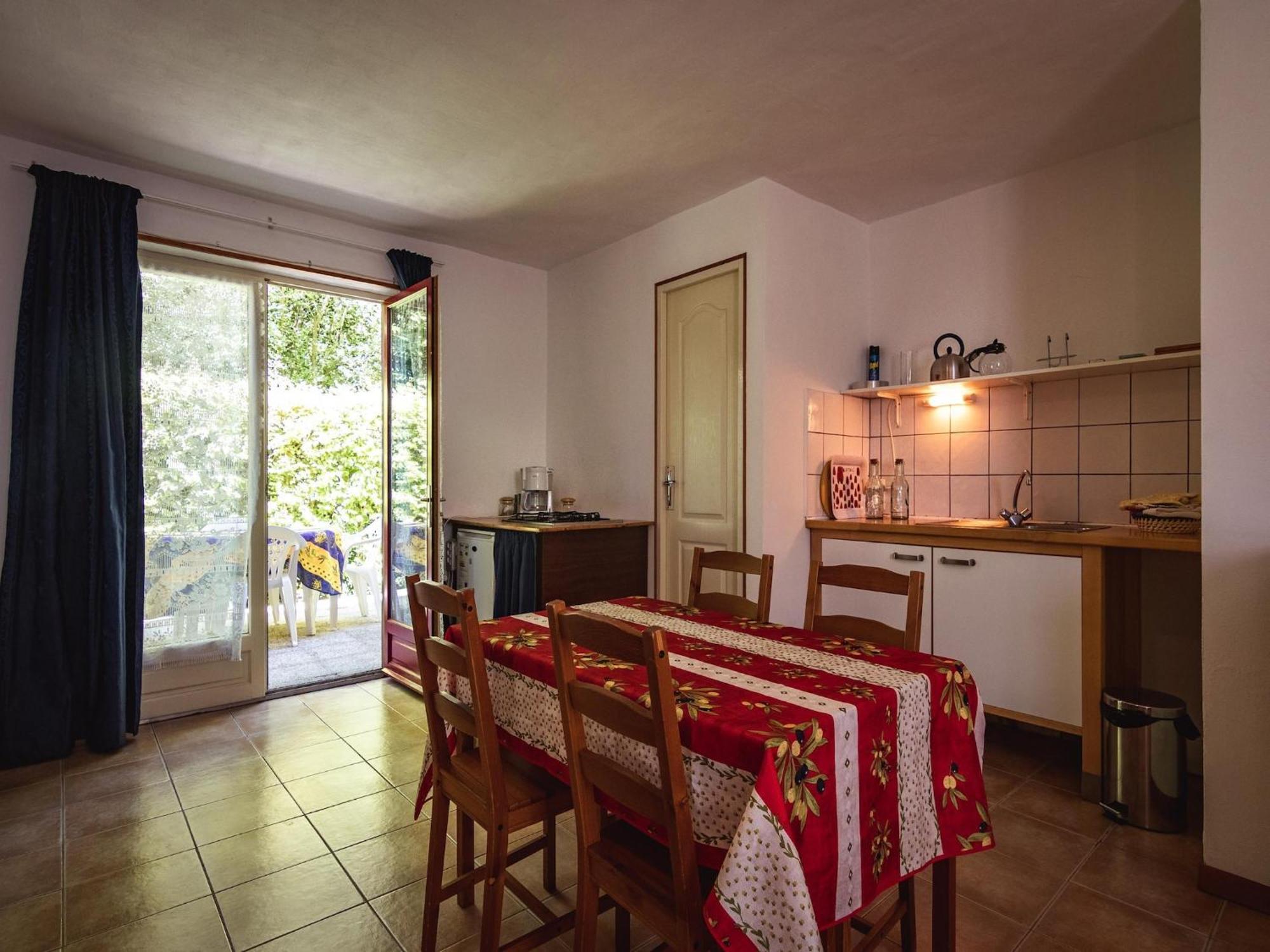 Appealing Apartment In Vezac With Swimming Pool Beynac-et-Cazenac Dış mekan fotoğraf