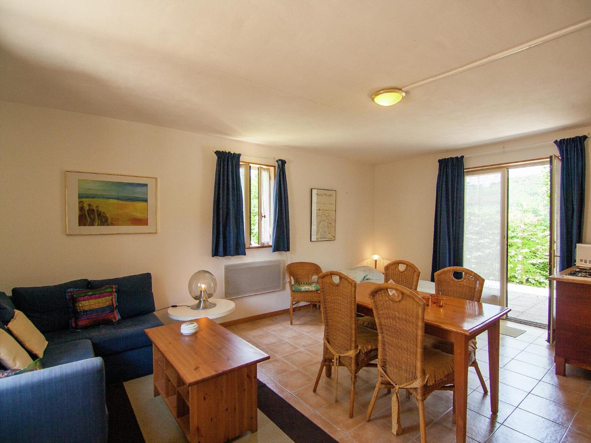 Appealing Apartment In Vezac With Swimming Pool Beynac-et-Cazenac Dış mekan fotoğraf