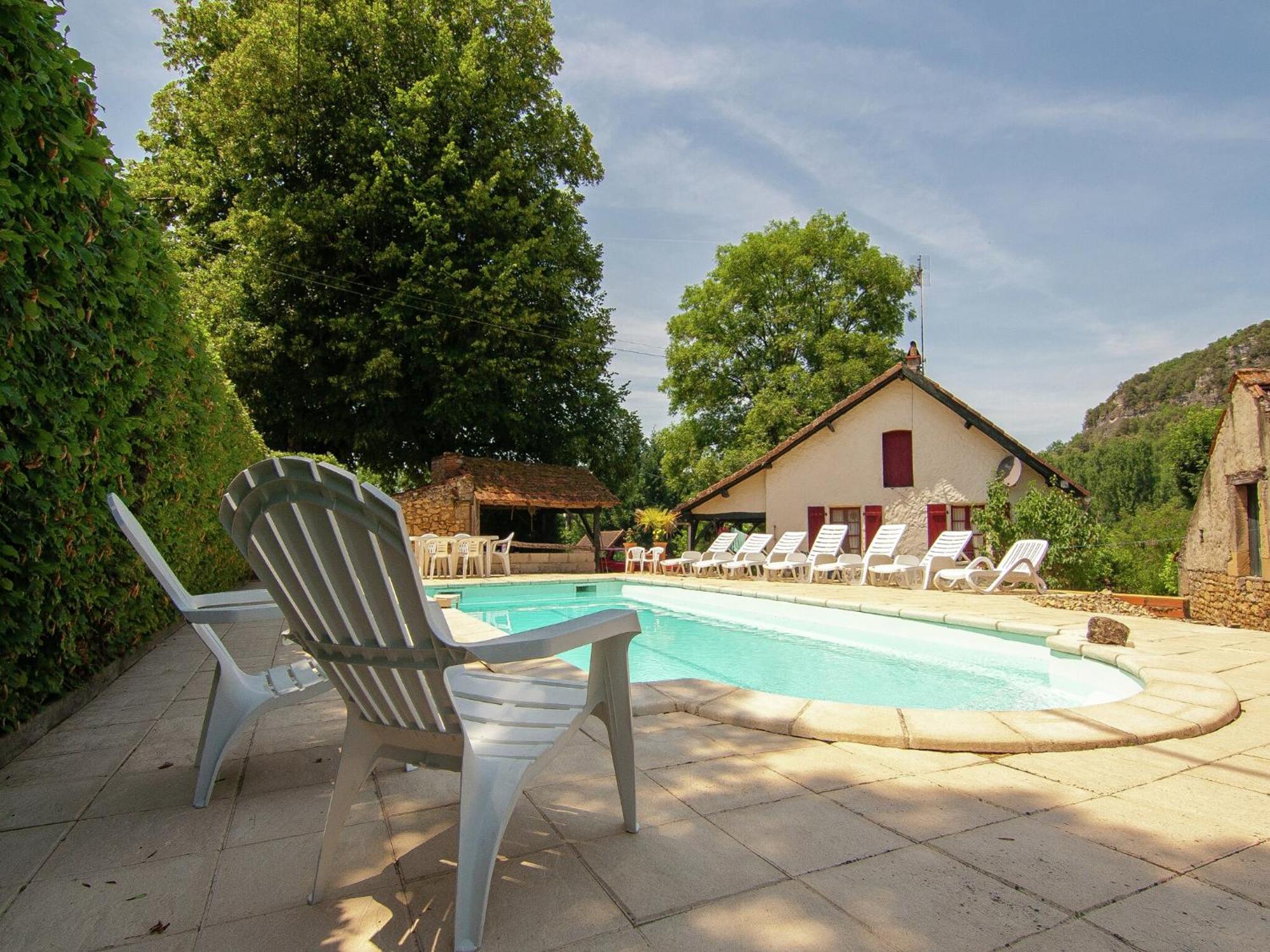 Appealing Apartment In Vezac With Swimming Pool Beynac-et-Cazenac Dış mekan fotoğraf